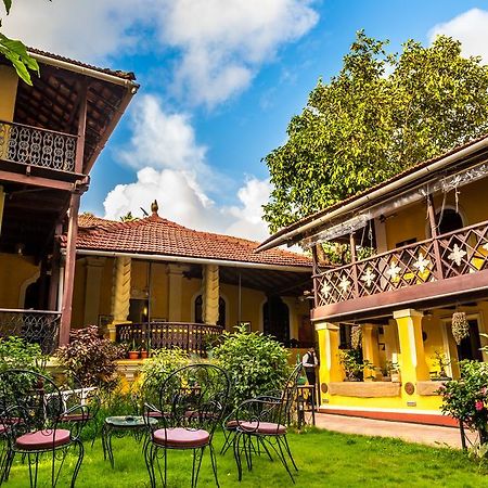 Casa Menezes - A Heritage Goan Homestay Bambolim Luaran gambar