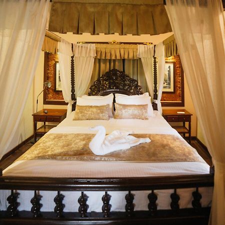 Casa Menezes - A Heritage Goan Homestay Bambolim Luaran gambar