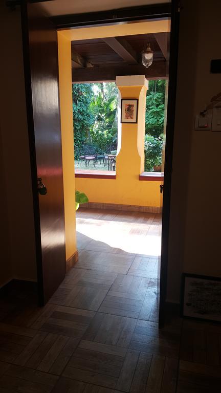 Casa Menezes - A Heritage Goan Homestay Bambolim Bilik gambar