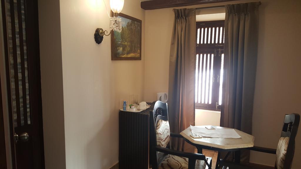 Casa Menezes - A Heritage Goan Homestay Bambolim Bilik gambar