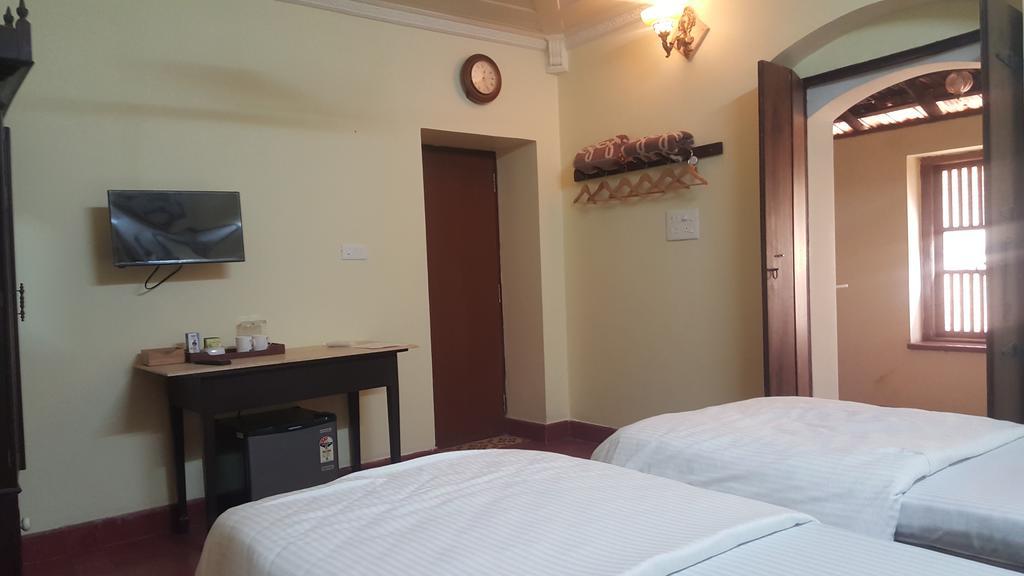 Casa Menezes - A Heritage Goan Homestay Bambolim Bilik gambar