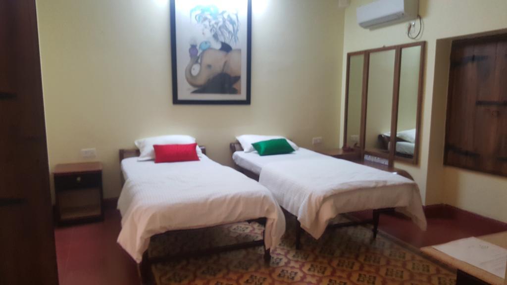 Casa Menezes - A Heritage Goan Homestay Bambolim Bilik gambar