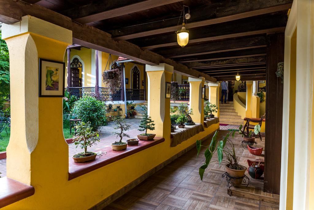 Casa Menezes - A Heritage Goan Homestay Bambolim Luaran gambar