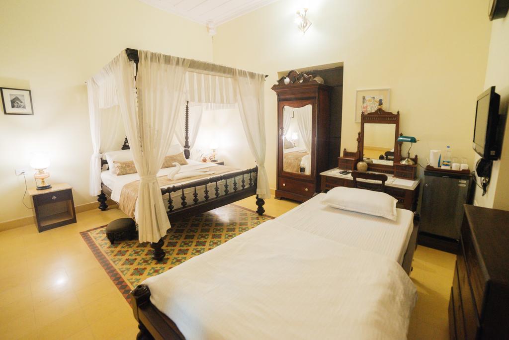 Casa Menezes - A Heritage Goan Homestay Bambolim Luaran gambar