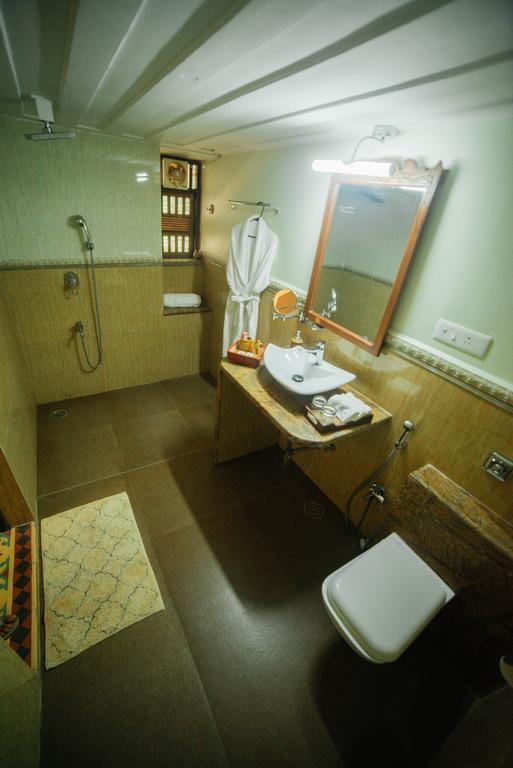Casa Menezes - A Heritage Goan Homestay Bambolim Luaran gambar