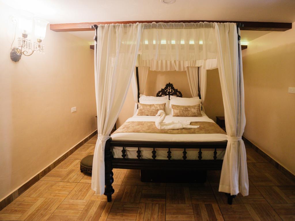 Casa Menezes - A Heritage Goan Homestay Bambolim Luaran gambar
