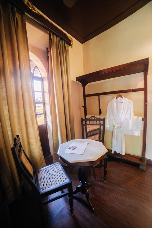 Casa Menezes - A Heritage Goan Homestay Bambolim Luaran gambar