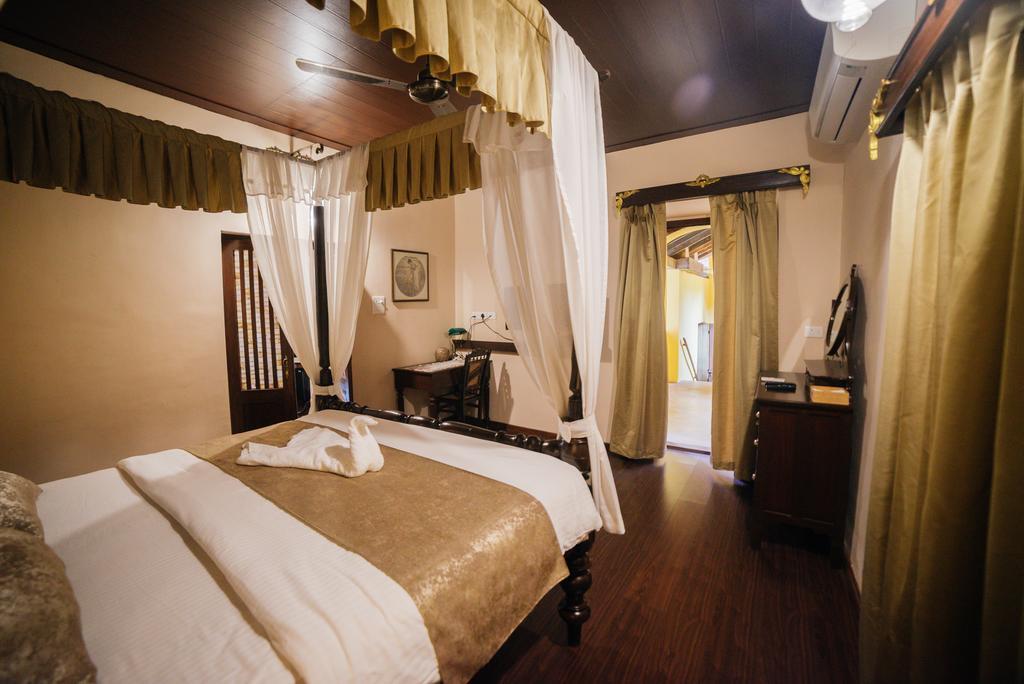 Casa Menezes - A Heritage Goan Homestay Bambolim Luaran gambar