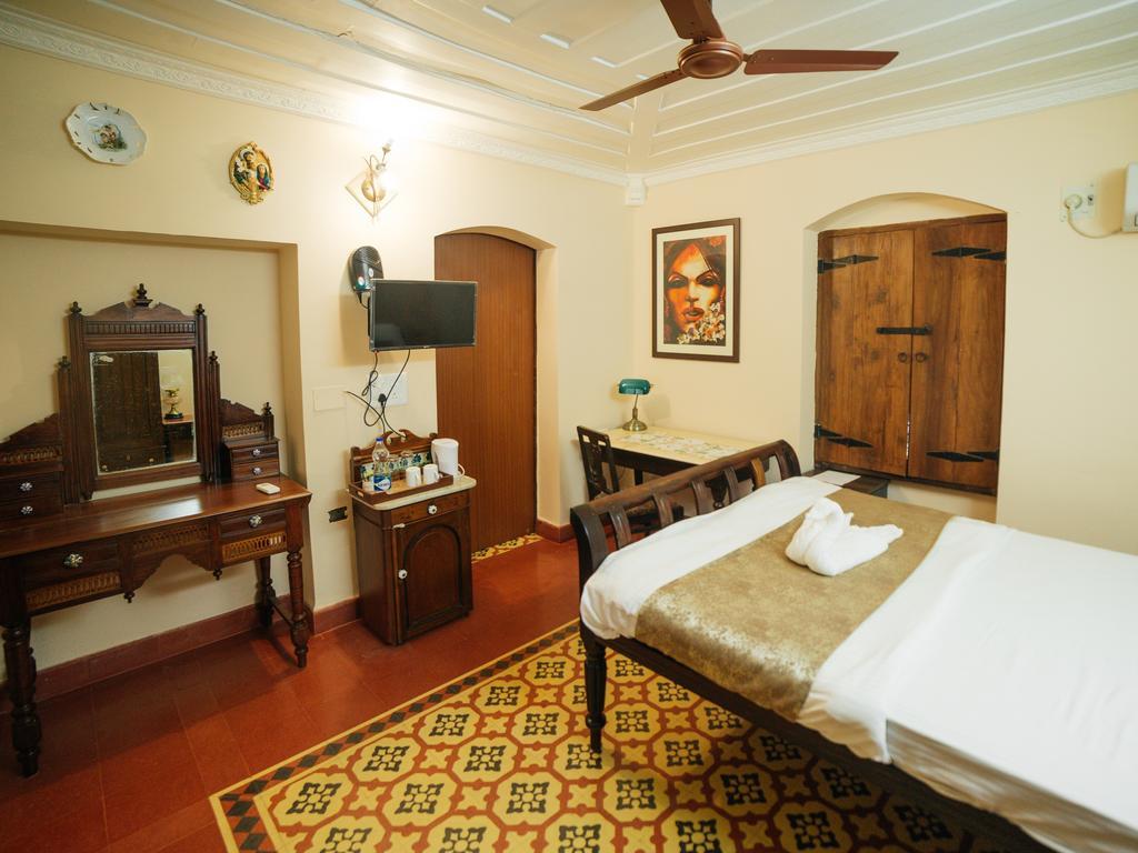 Casa Menezes - A Heritage Goan Homestay Bambolim Luaran gambar
