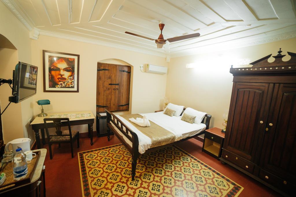 Casa Menezes - A Heritage Goan Homestay Bambolim Luaran gambar