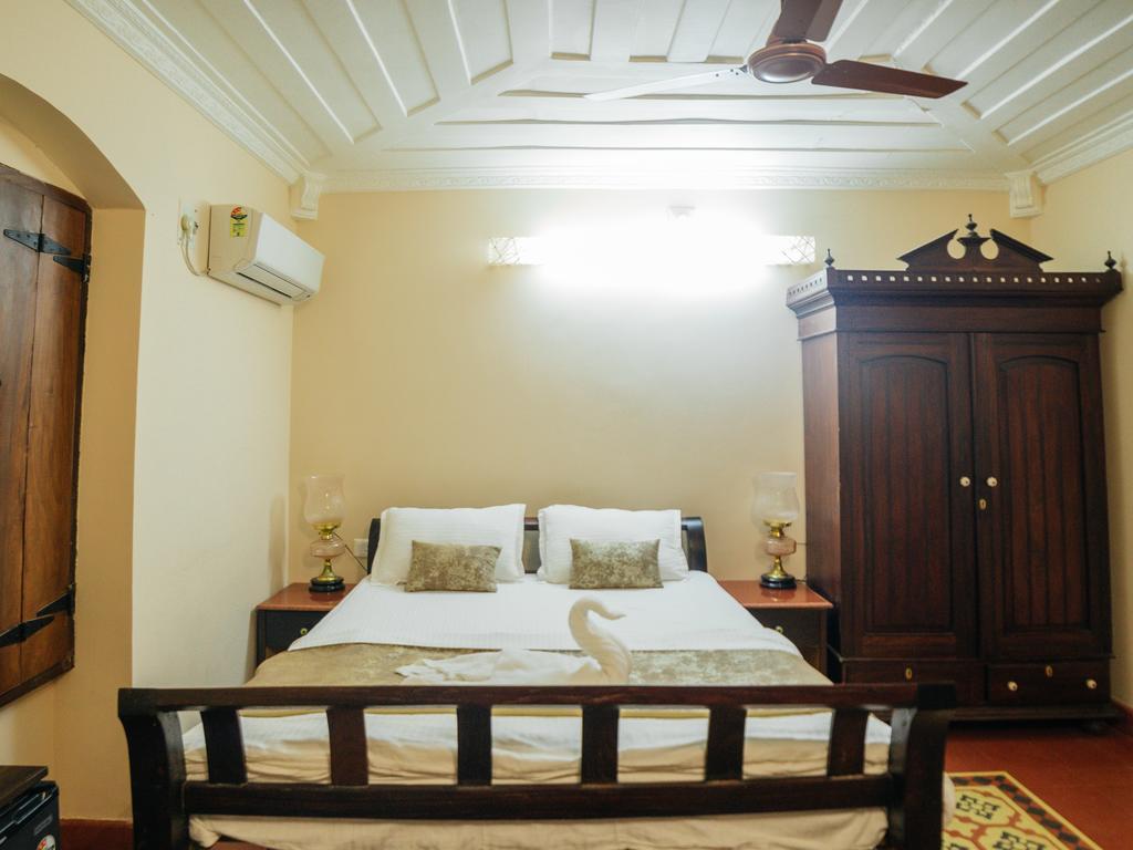Casa Menezes - A Heritage Goan Homestay Bambolim Luaran gambar