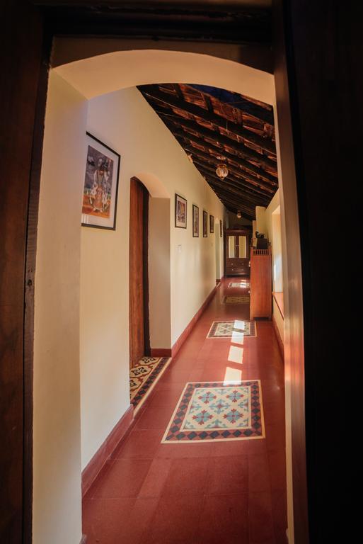 Casa Menezes - A Heritage Goan Homestay Bambolim Luaran gambar